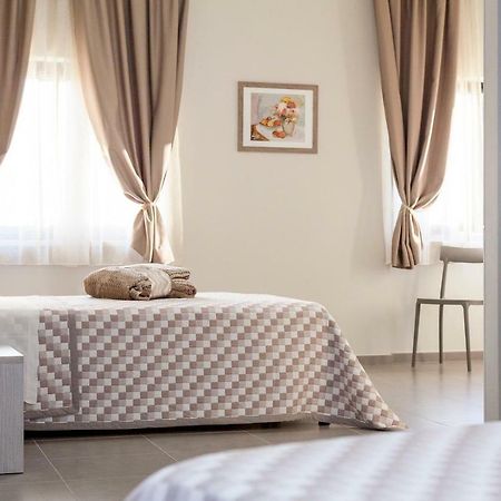 Riviera Hub Hotel Cisano sul Neva ภายนอก รูปภาพ