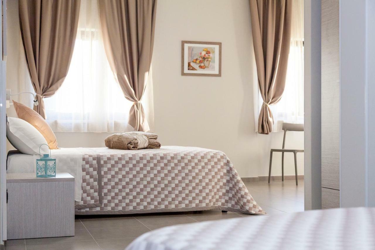 Riviera Hub Hotel Cisano sul Neva ภายนอก รูปภาพ