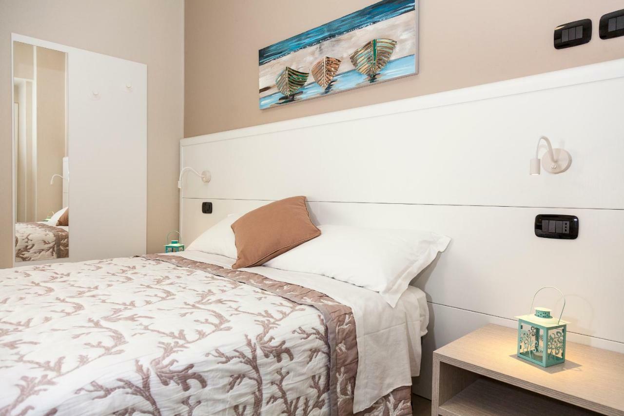 Riviera Hub Hotel Cisano sul Neva ภายนอก รูปภาพ